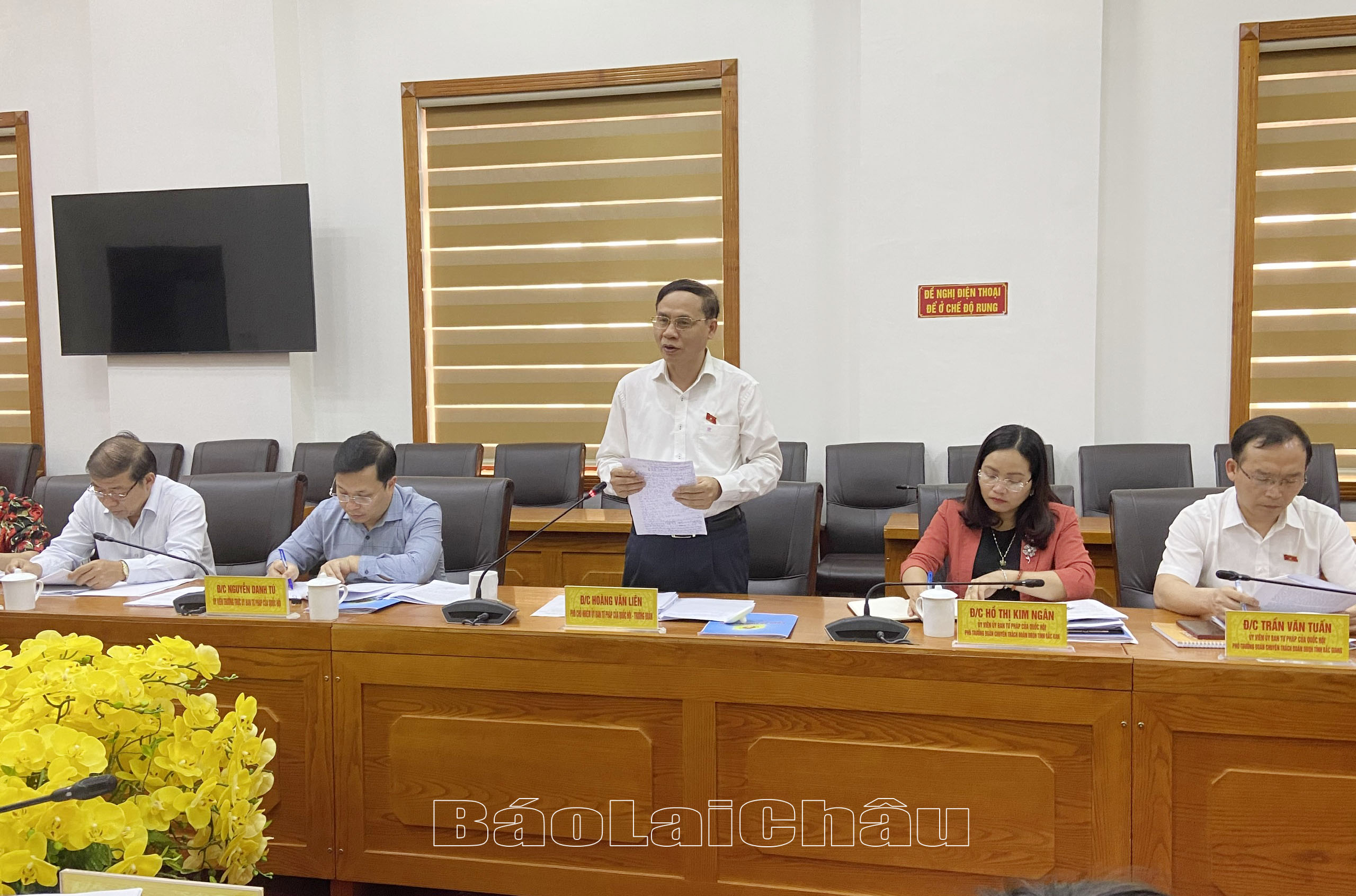 Đồng chí Hoàng Văn Liên – Phó Chủ nhiệm Ủy ban Tư pháp phát biểu kết luận buổi làm việc.